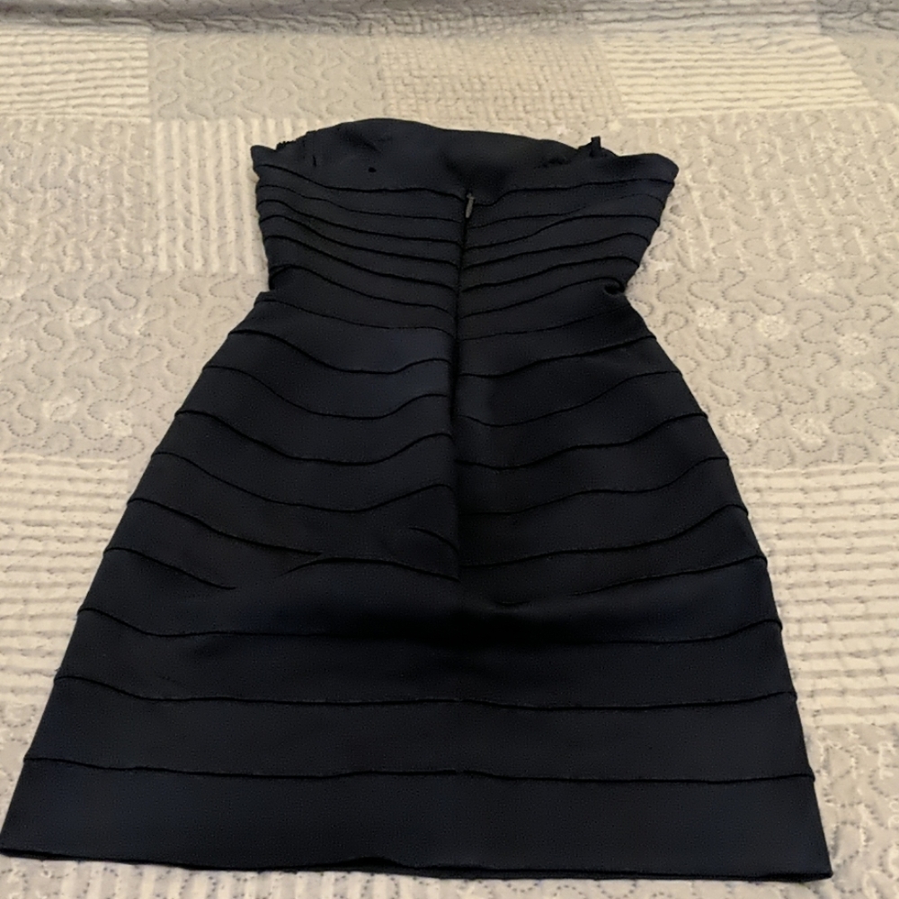 BCBGMAXAZRIA DRESS - Picture 3 of 4